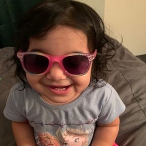 Need help on trying to sell stuff for her Bday